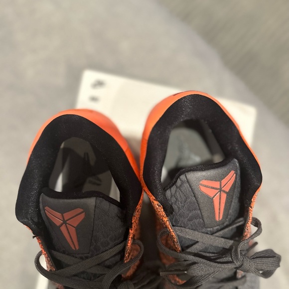 Kobe XI Elite Easter men’s size 8. Worn 1 time. - Picture 5 of 6